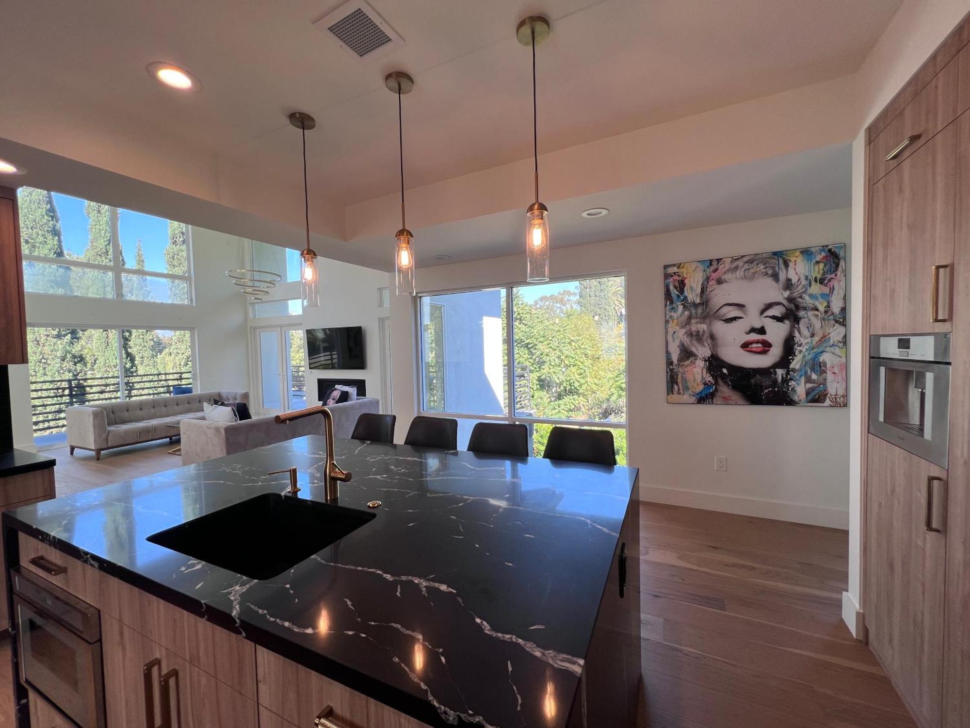 Gorgeous Private And Gated In Silver With Pool & Views Villa *