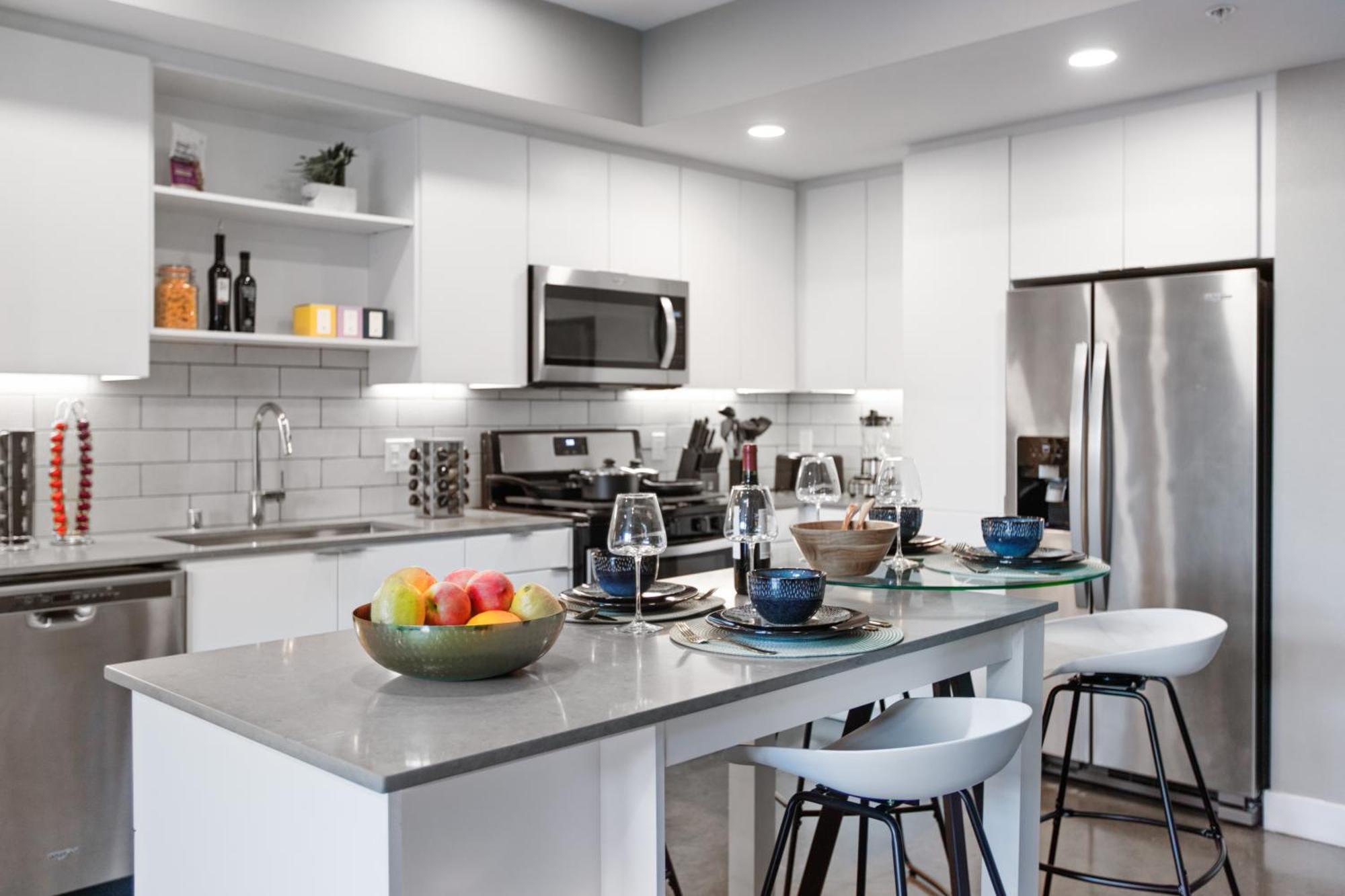 Cozy And Spacious Apartment's In The Heart Of La * Los Angeles