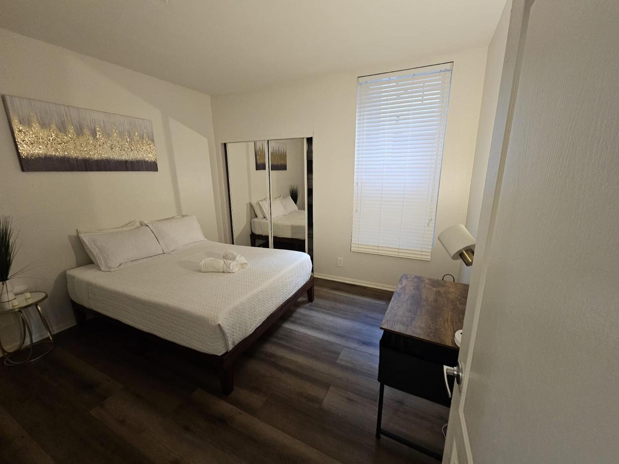 Elegant In Mdr-venice With Pool, Hottub & Gym Apartment Los Angeles