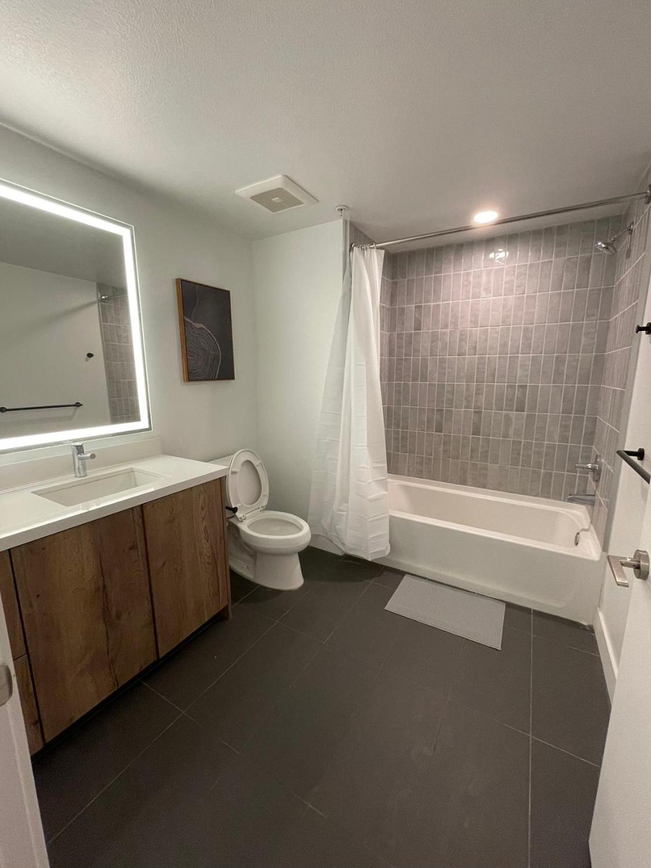 Chic Urban Retreat In Heart Of La, Steps From Attractions! Hotel 4*