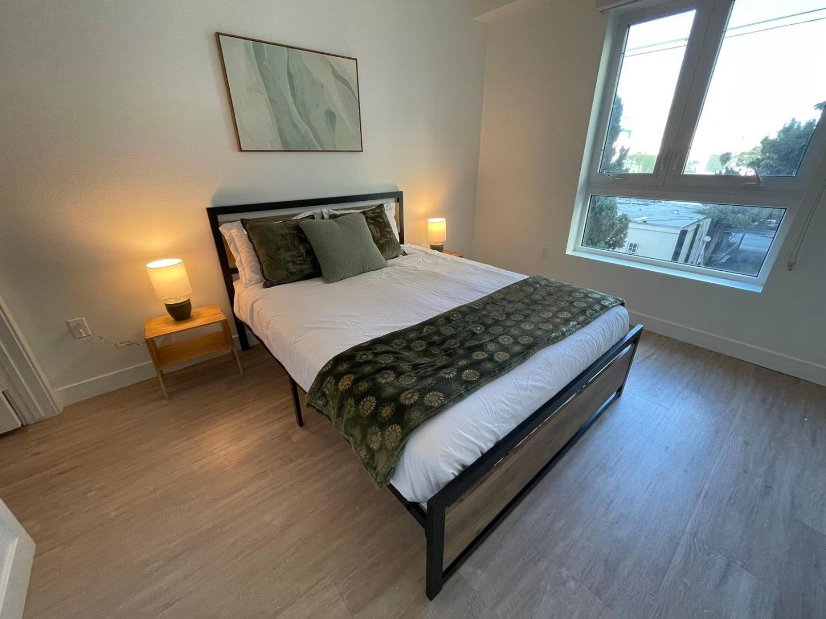 Chic Urban Retreat In Heart Of La, Steps From Attractions! Hotel 4*