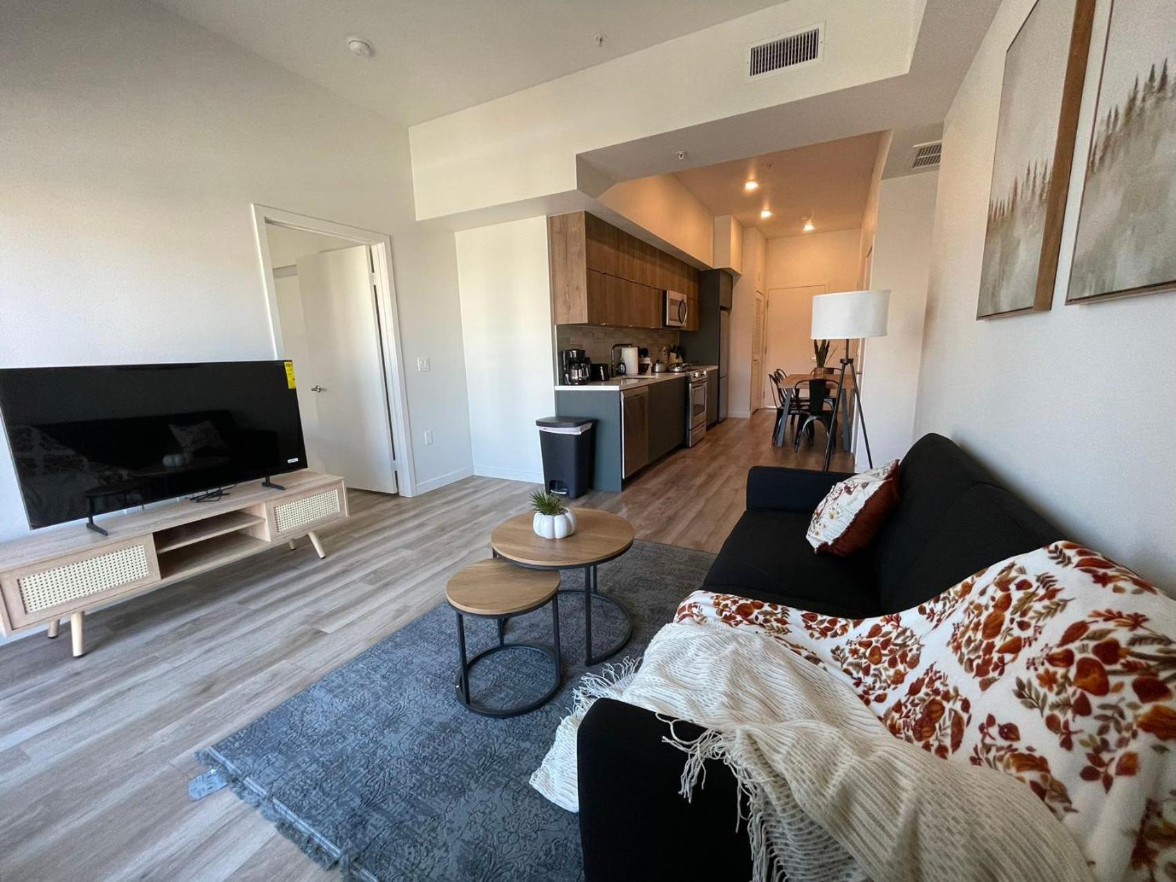 Hotel Elegant Retreat In The Heart Of La, Discover Your Lavish Hideaway 4*
