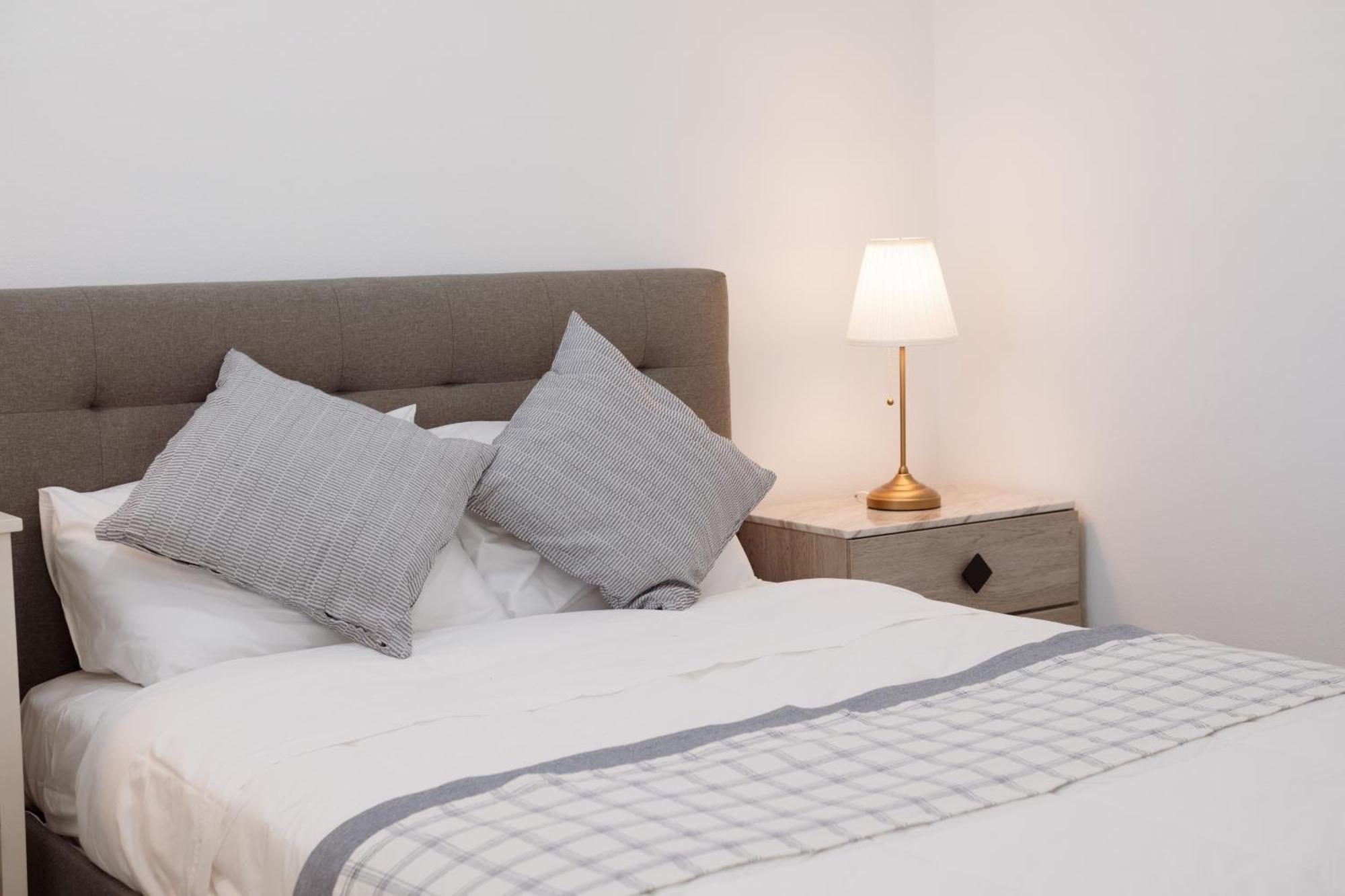 Hotel Cozy La Near Usc And Downtown Attractions- Private With Shared Access Los Angeles