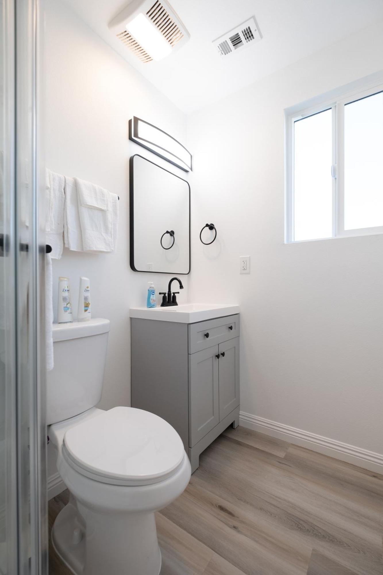 Cozy La Near Usc And Downtown Attractions- Private With Shared Access Los Angeles