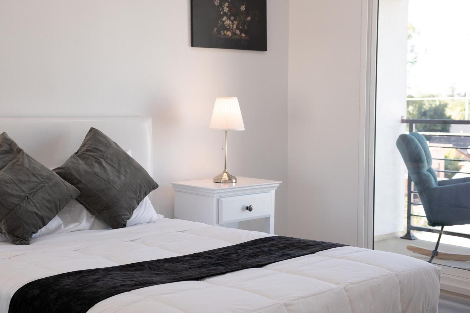 Cozy La Near Usc And Downtown Attractions- Private With Shared Access Hotel 4*