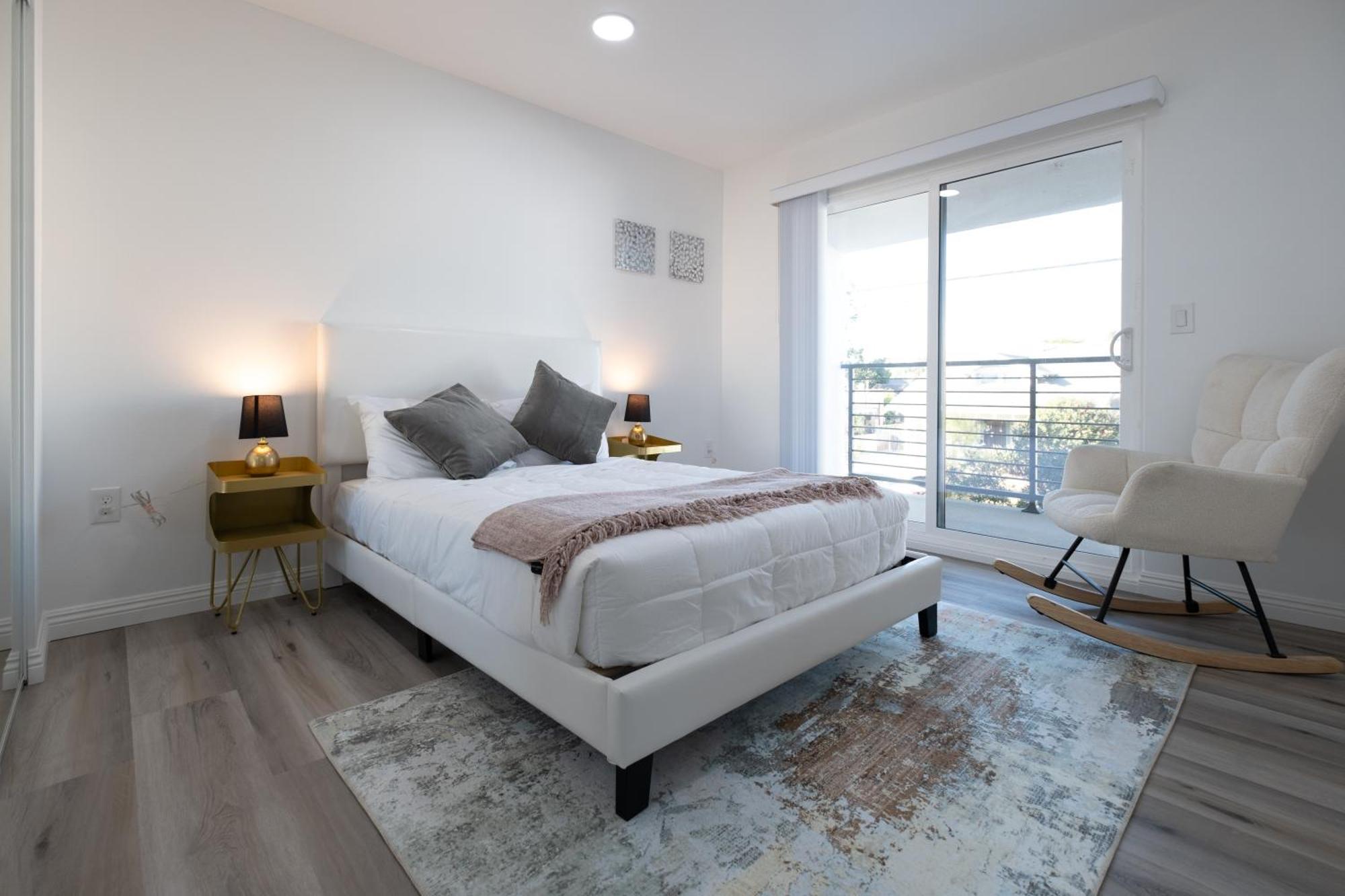 Hotel Cozy La Near Usc And Downtown Attractions- Private With Shared Access 4*
