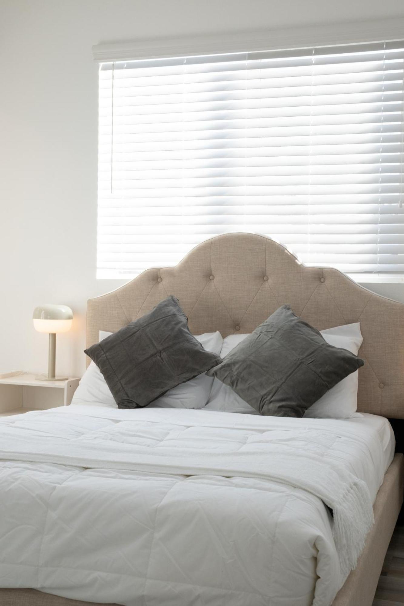 Hotel Cozy La Near Usc And Downtown Attractions- Private With Shared Access Los Angeles