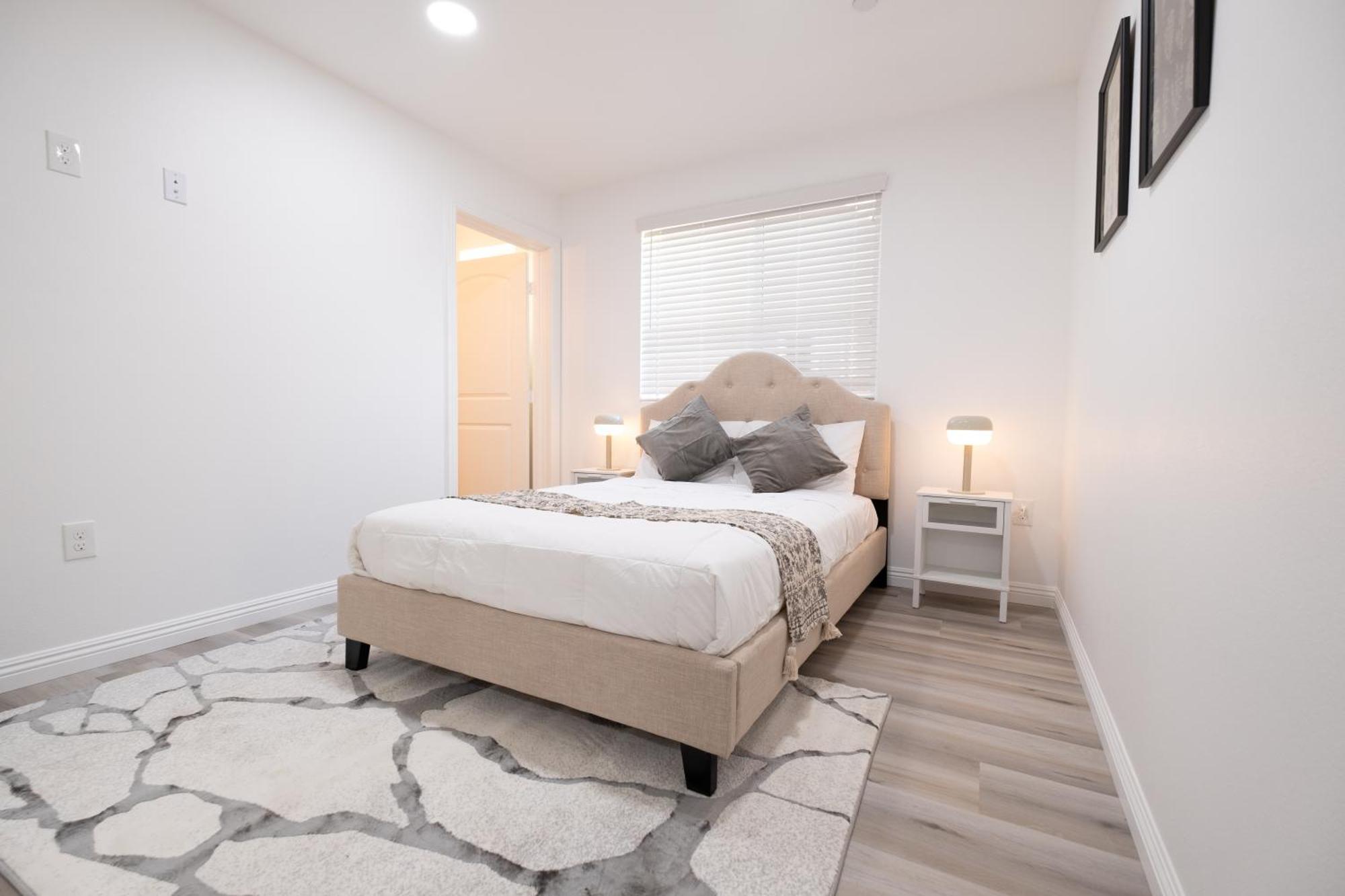 Cozy La Near Usc And Downtown Attractions- Private With Shared Access Hotel