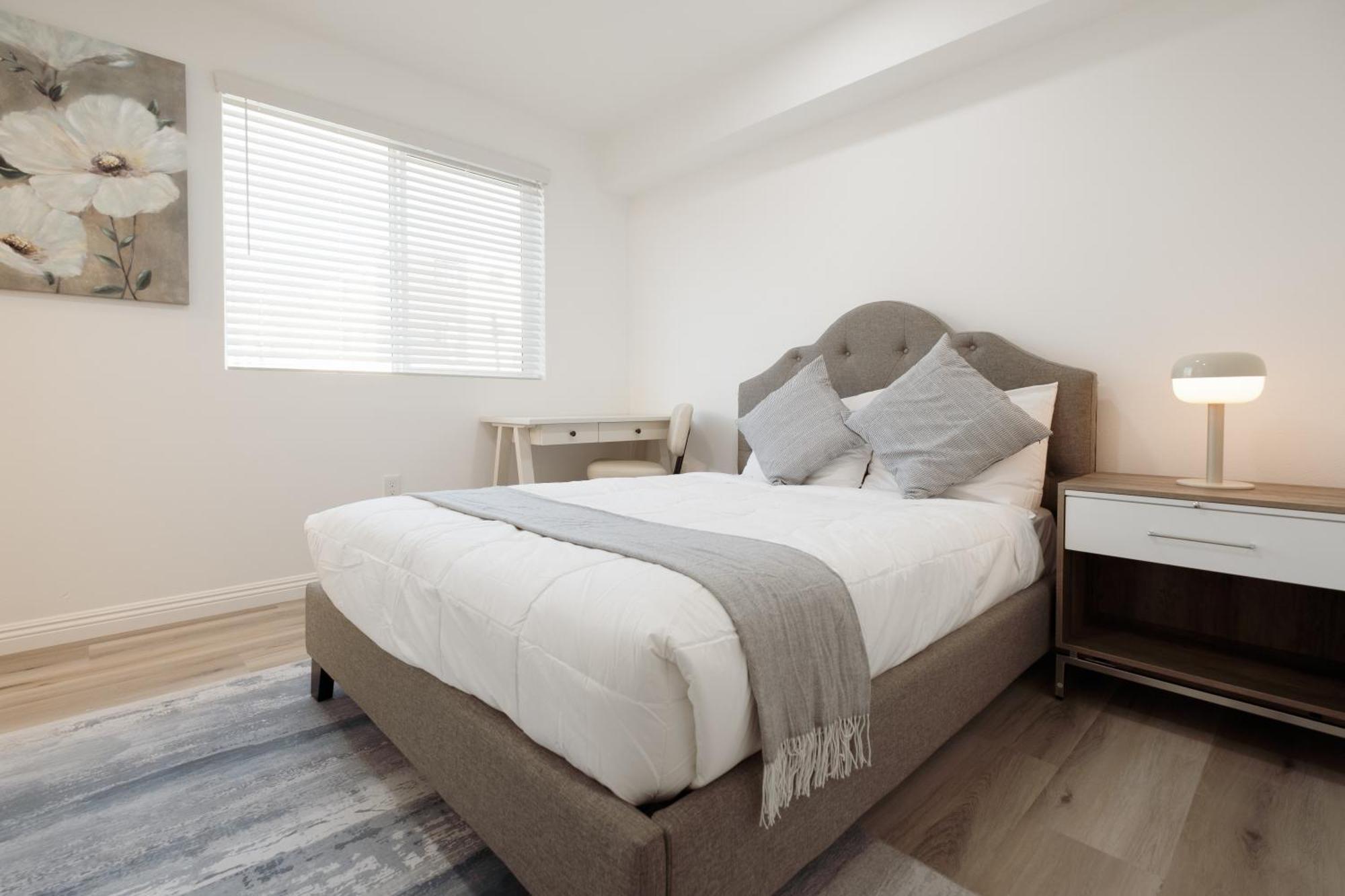 Cozy La Near Usc And Downtown Attractions- Private With Shared Access Hotel 4*