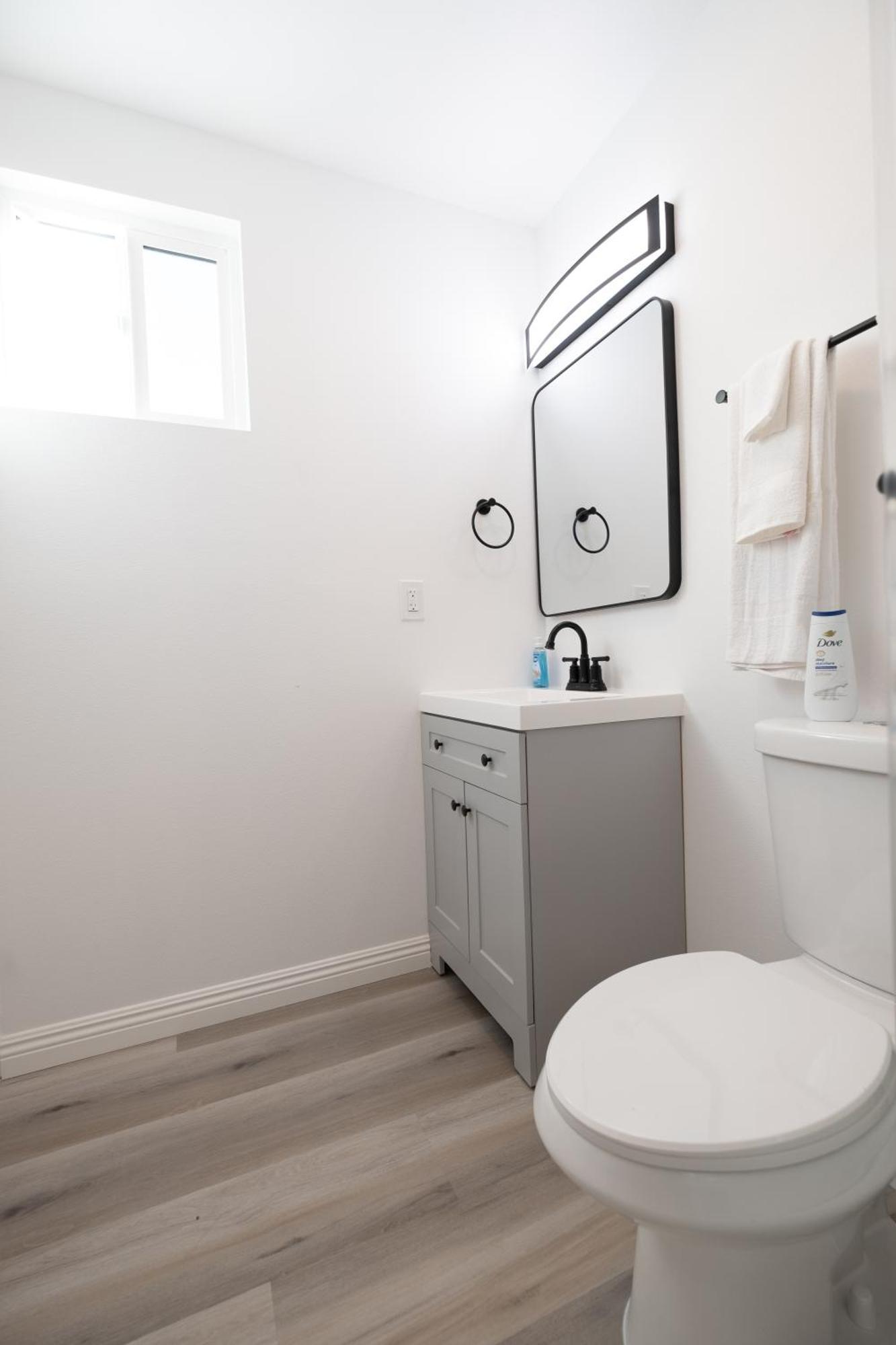 Cozy La Near Usc And Downtown Attractions- Private With Shared Access Los Angeles