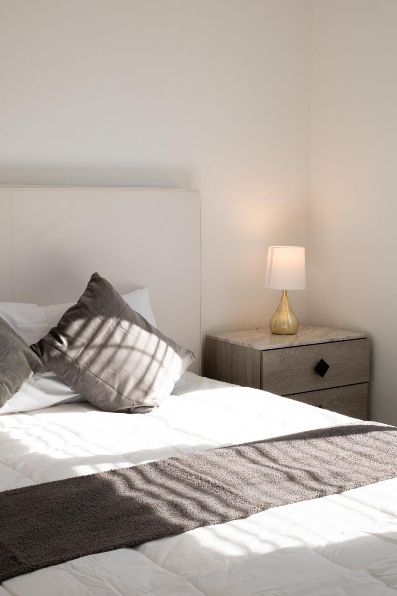 Hotel Charming La Retreat Near Usc & Downtown Highlights- 1 Bedroom With Shared Access 4*