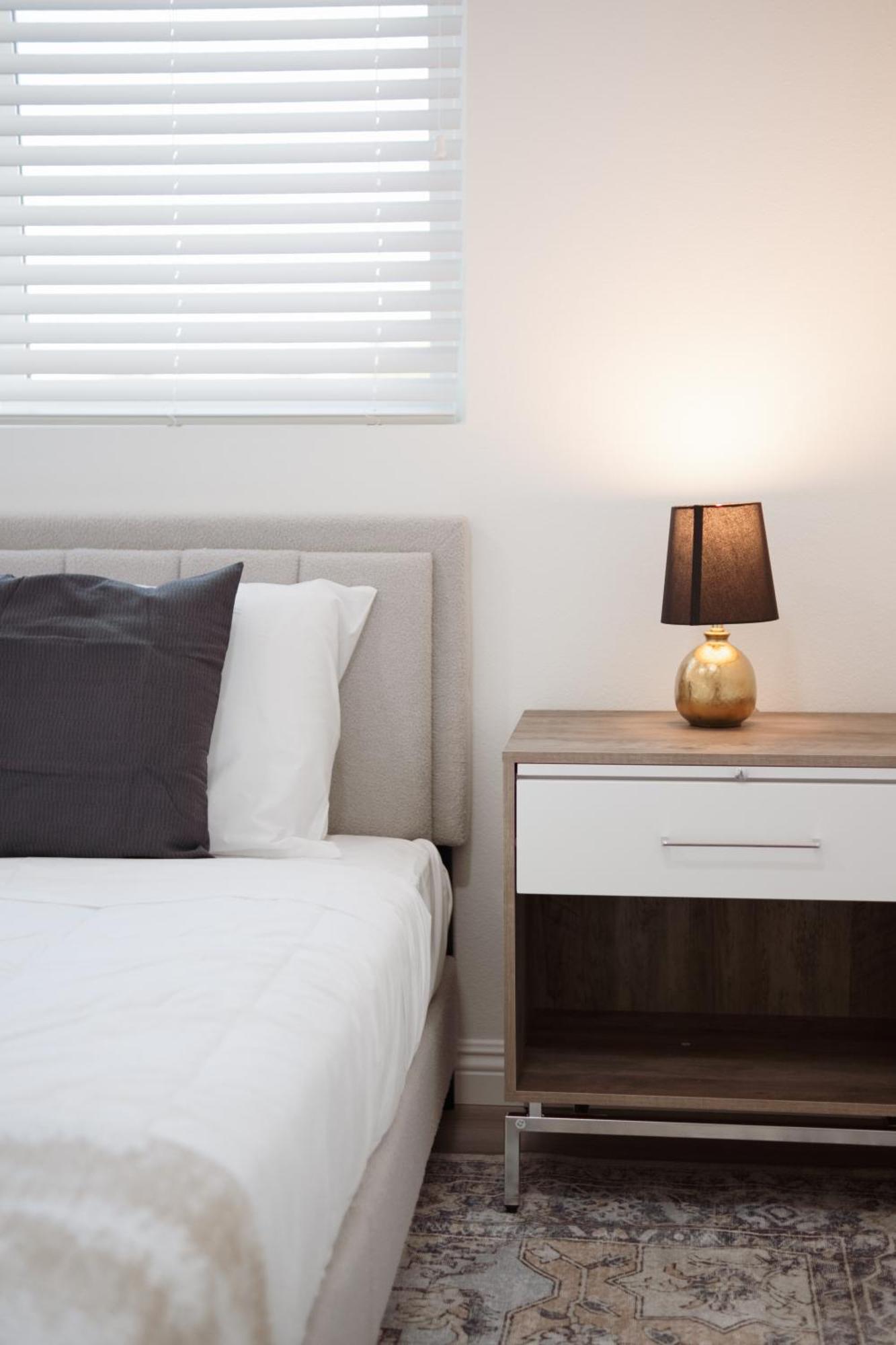 Charming La Retreat Near Usc & Downtown Highlights- 1 Bedroom With Shared Access 4* Los Angeles