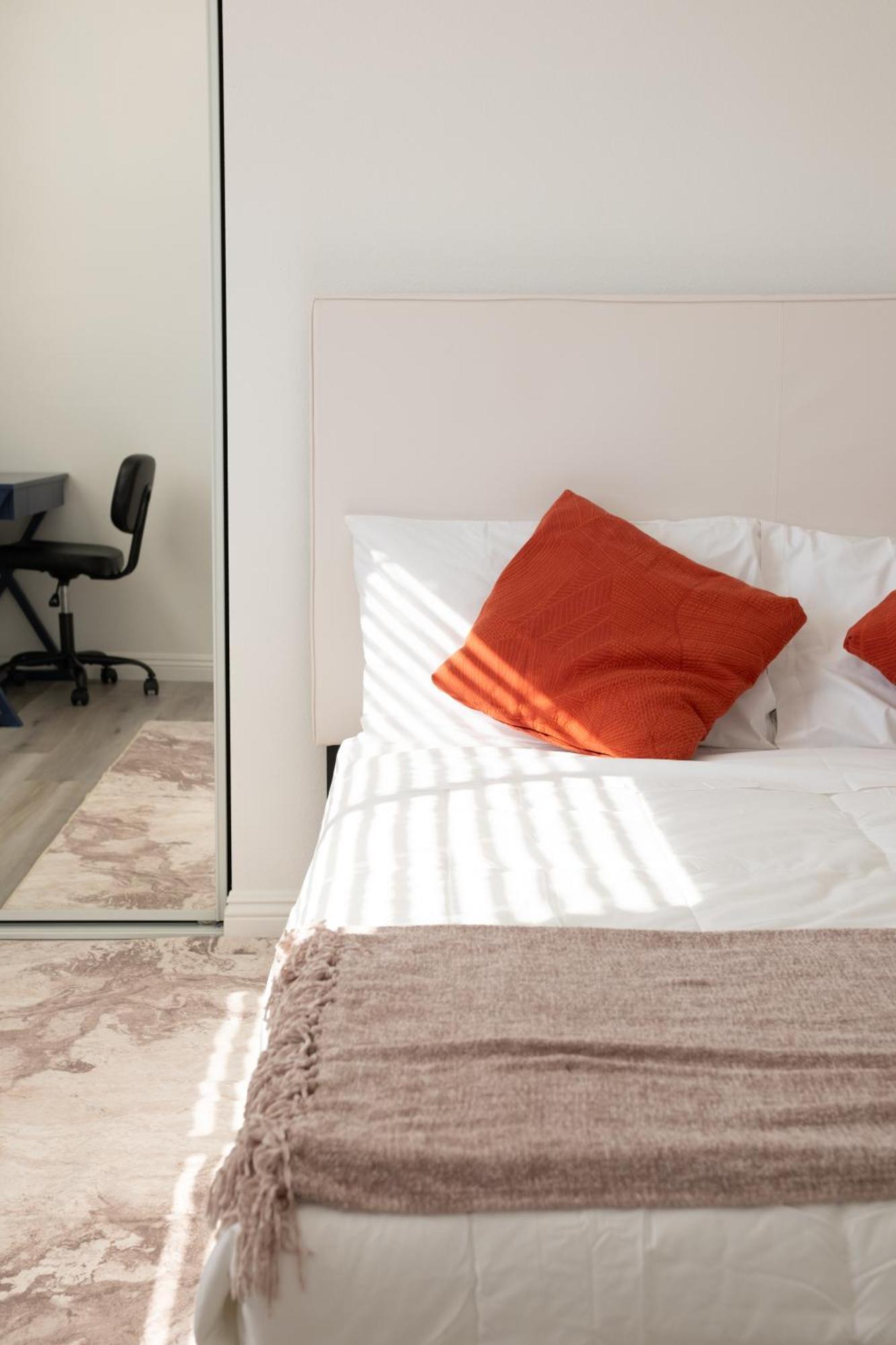Charming La Retreat Near Usc & Downtown Highlights- 1 Bedroom With Shared Access Los Angeles