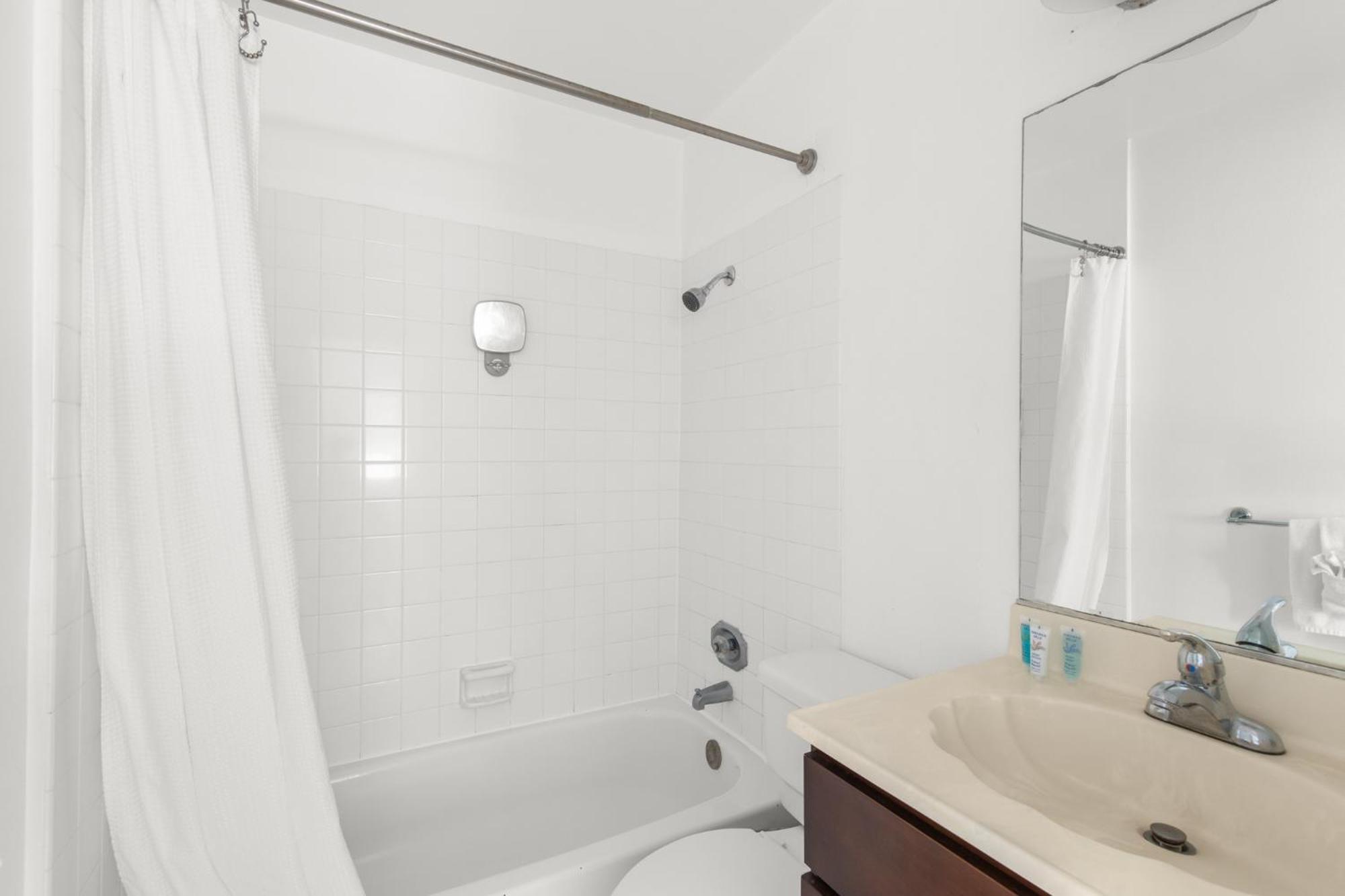 Apartment Modern Furnished 2 Bedroom In West La *