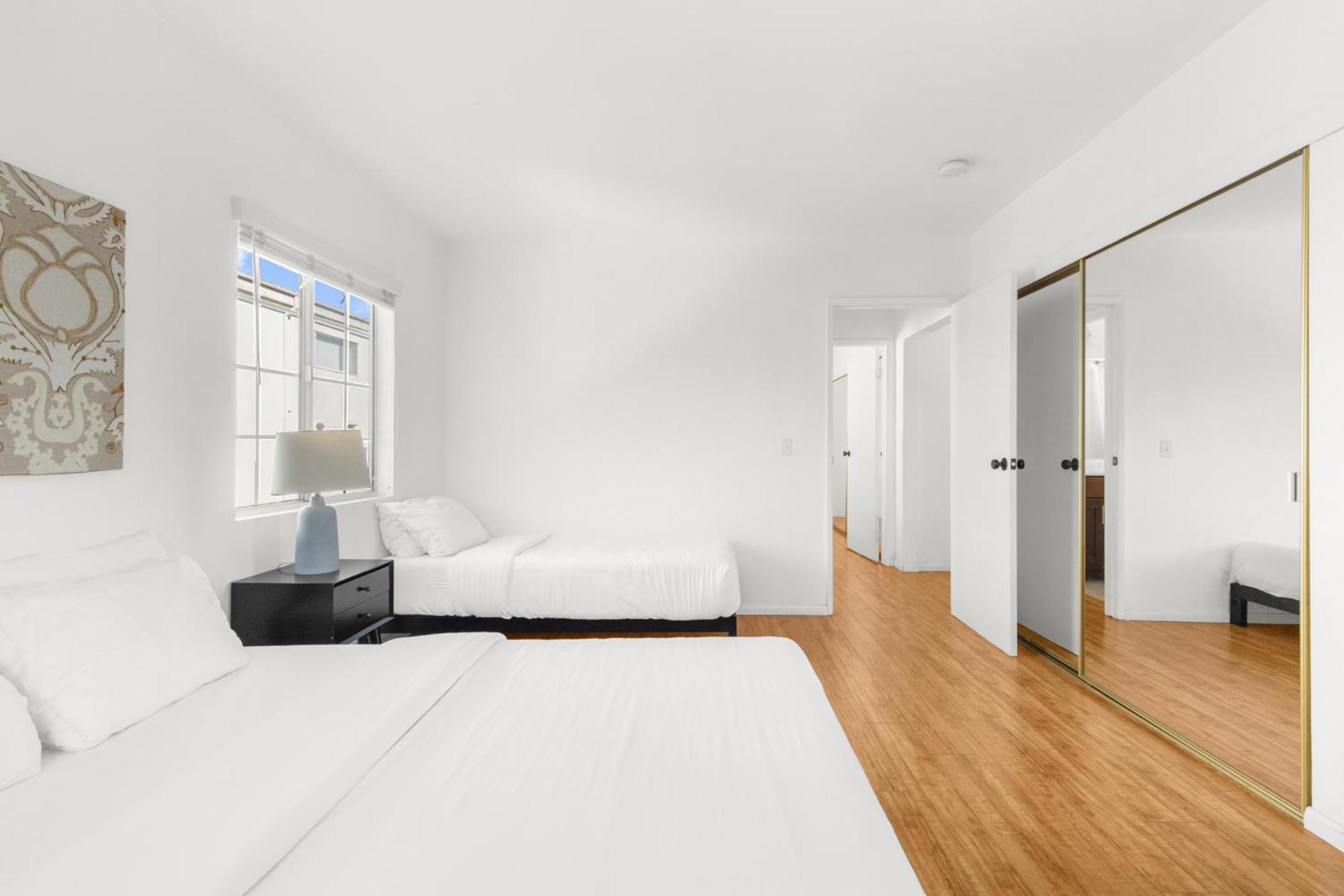 Modern Furnished 2 Bedroom In West La * Los Angeles