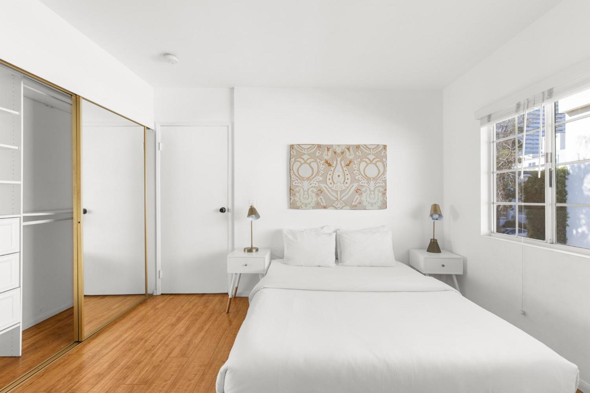 Apartment Modern Furnished 2 Bedroom In West La Los Angeles
