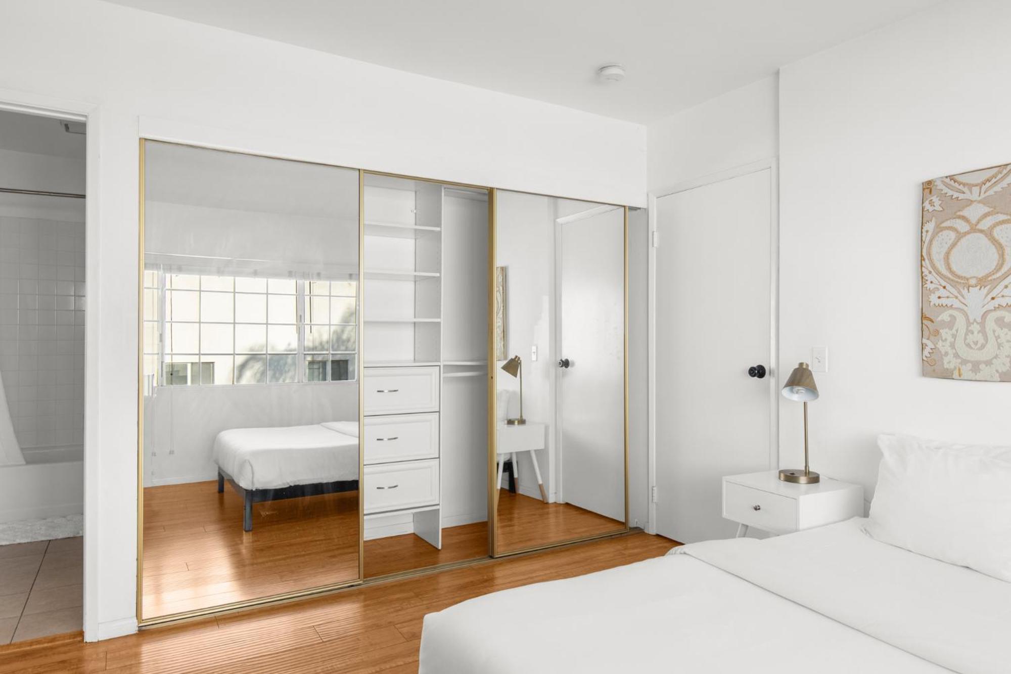 Apartment Modern Furnished 2 Bedroom In West La Los Angeles