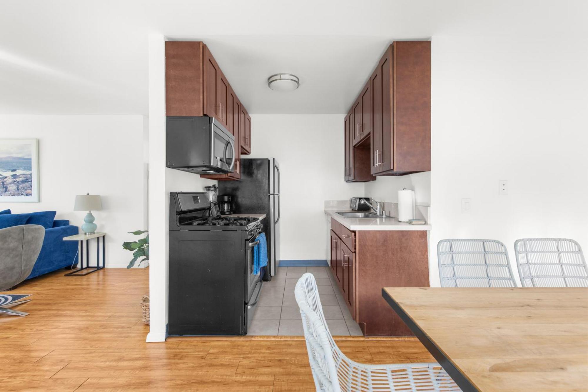 Modern Furnished 2 Bedroom In West La * Los Angeles