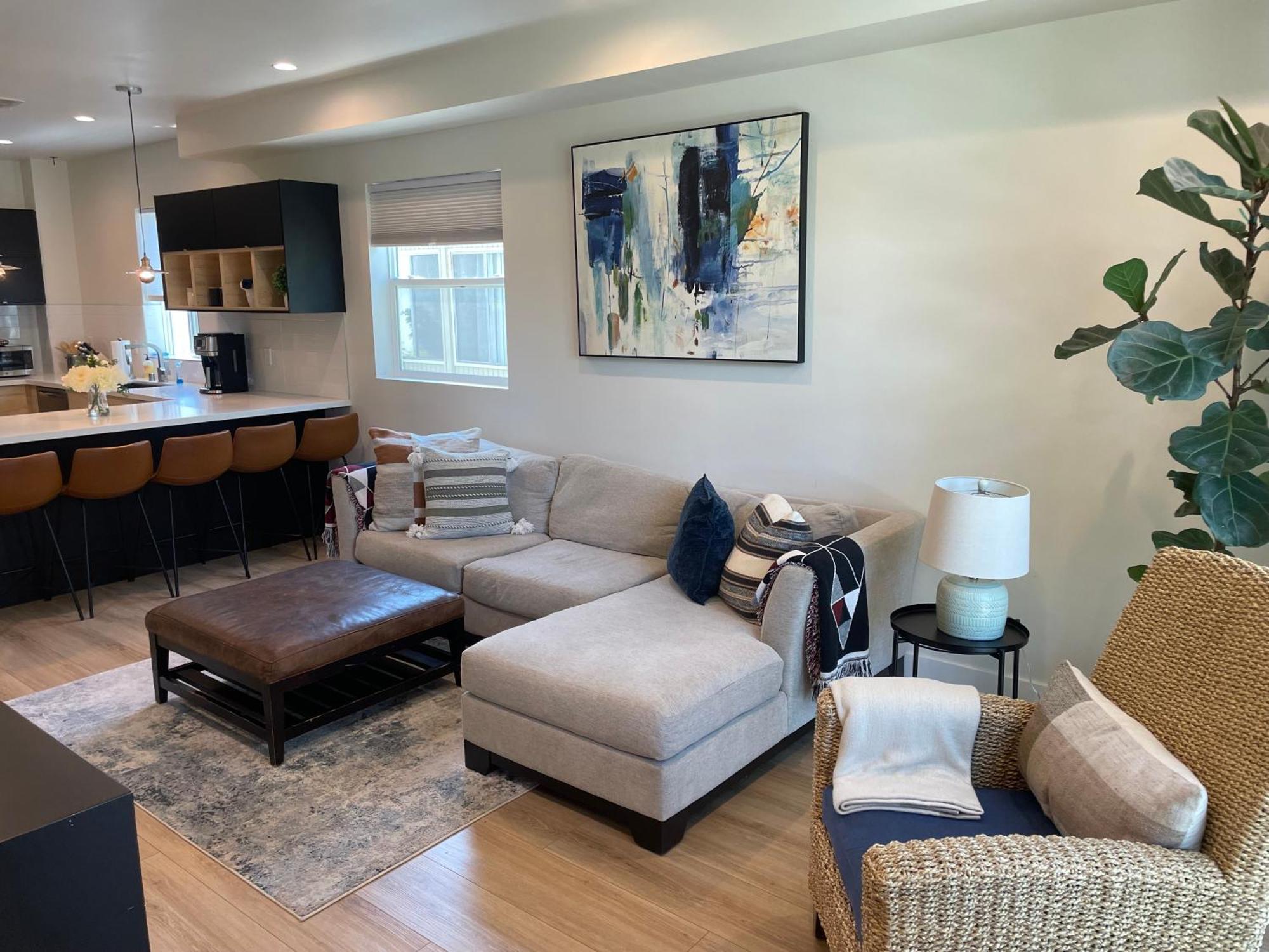 New Luxe 3b 3bath Townhouse Los Angeles