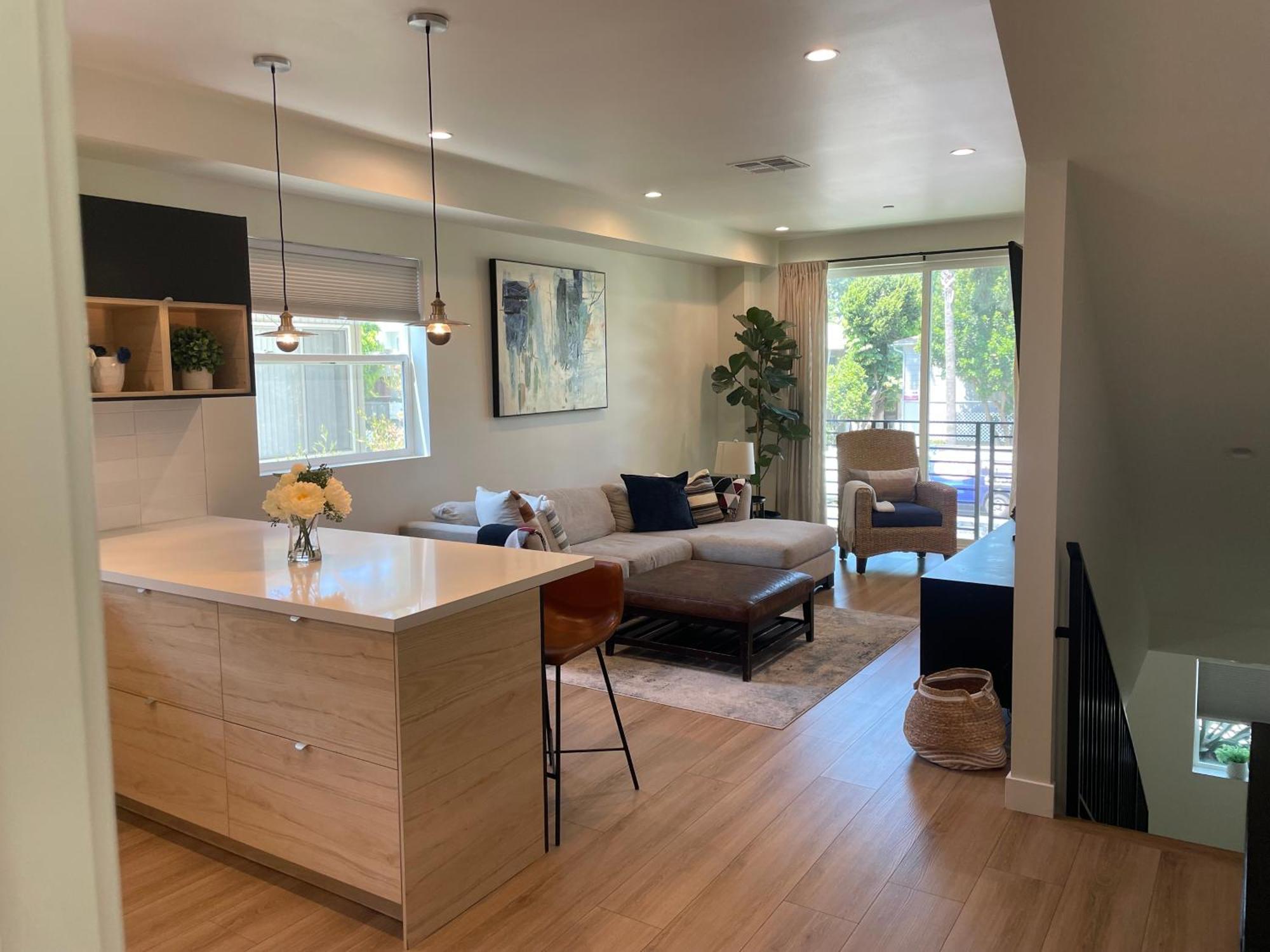 New Luxe 3b 3bath Townhouse Los Angeles