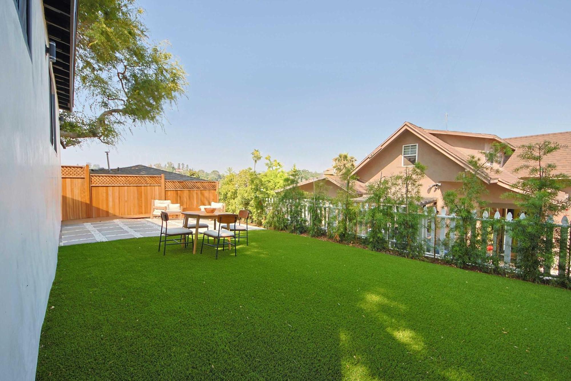 Stylish 2br Retreat Steps From Sunset Blvd Apartment