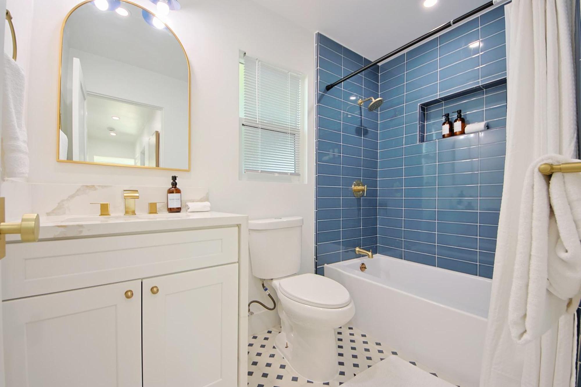 Stylish 2br Retreat Steps From Sunset Blvd Apartment Los Angeles