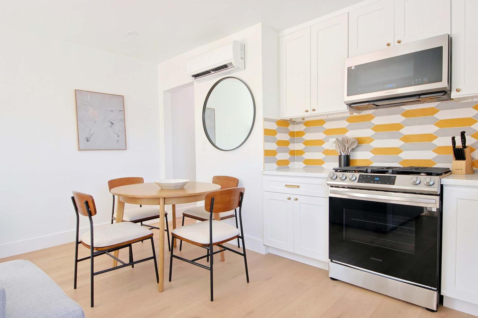 Stylish 2br Retreat Steps From Sunset Blvd *