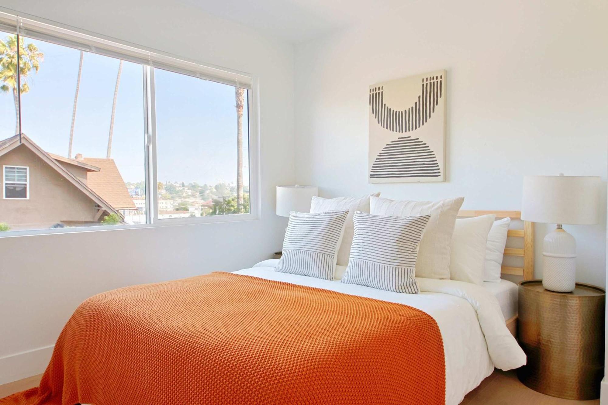 Apartment Stylish 2br Retreat Steps From Sunset Blvd *