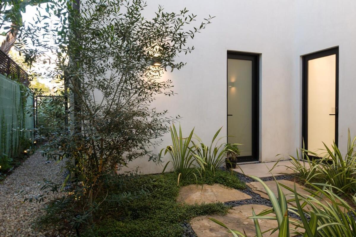 Luxury With Private Entrance Los Angeles