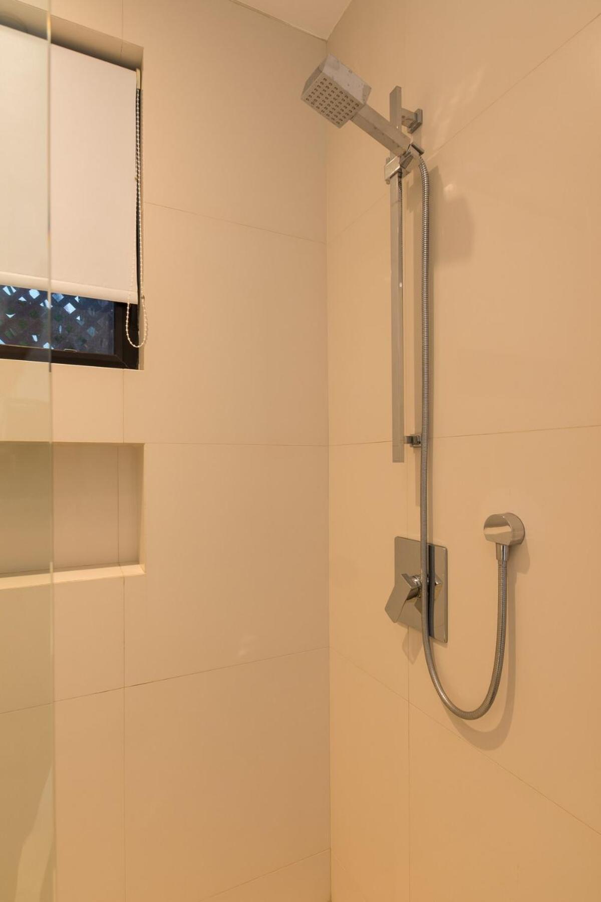 Luxury With Private Entrance *