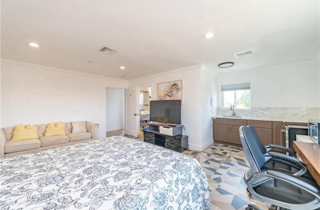 Homestay Luxe With Private Bathroom 55 *