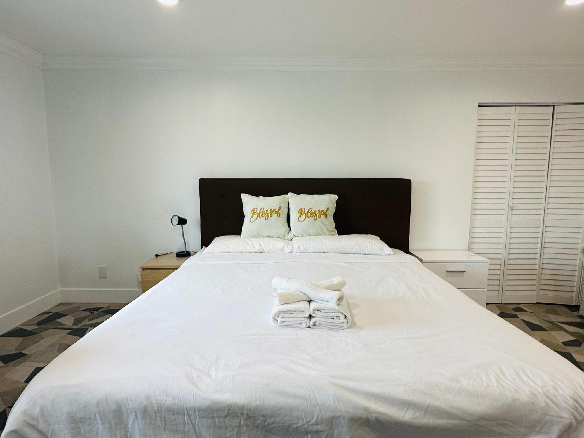 Homestay Luxe With Private Bathroom 55 *