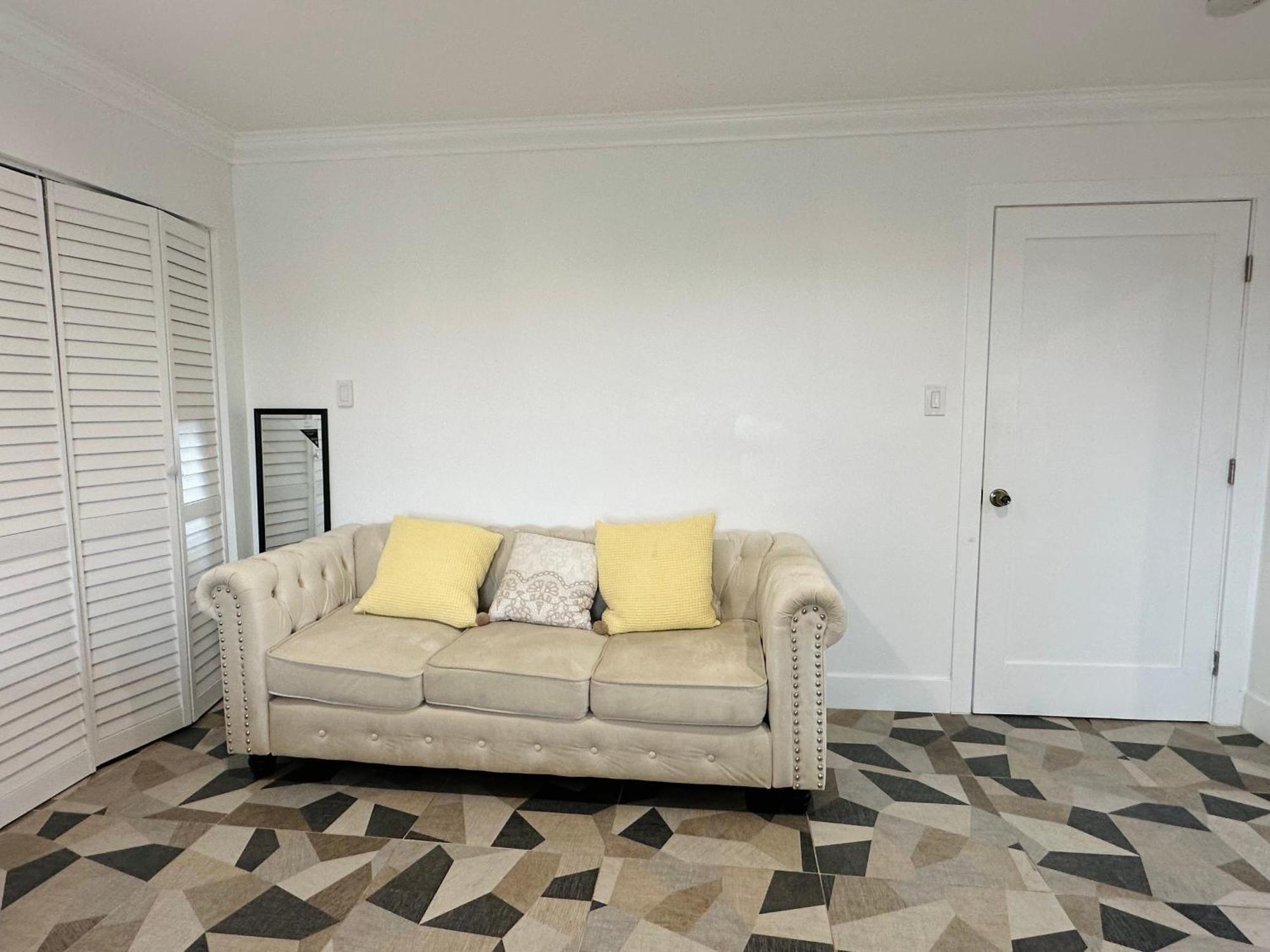 Luxe With Private Bathroom 55 Homestay *
