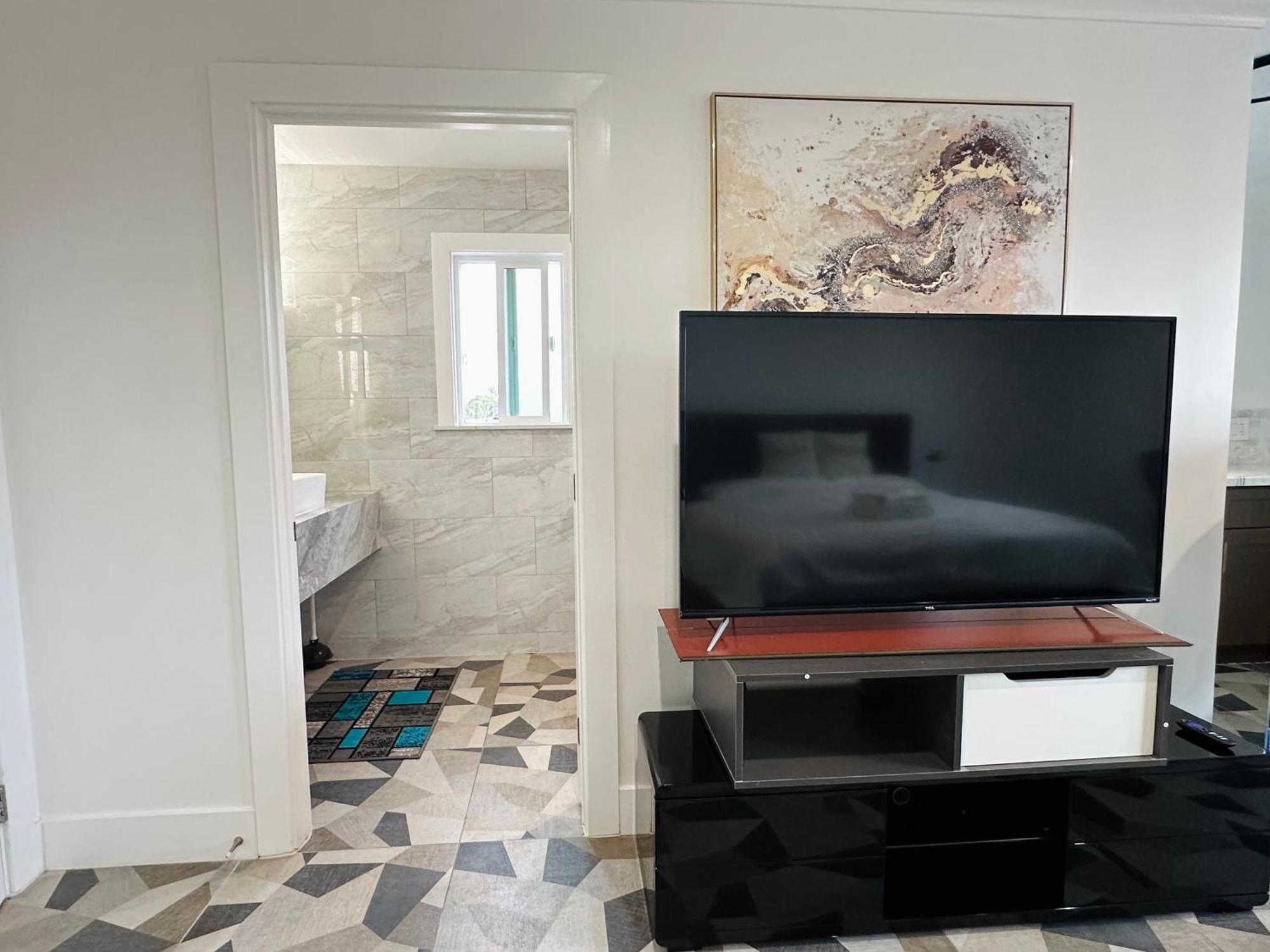 Homestay Luxe With Private Bathroom 55 Los Angeles