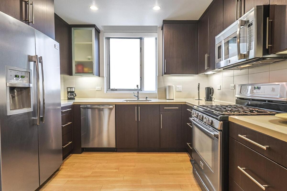 Apartment Trendy 2br Steps To Promenade & Sm Pier! Los Angeles