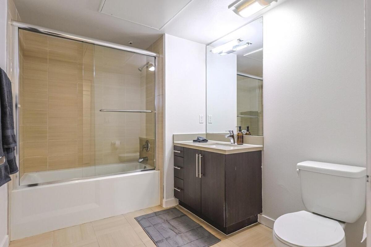 Trendy 2br Steps To Promenade & Sm Pier!