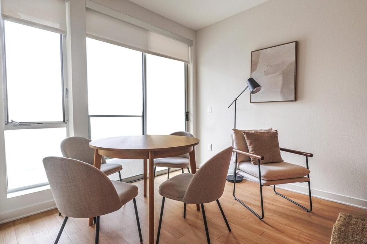 Apartment Trendy 2br Steps To Promenade & Sm Pier!