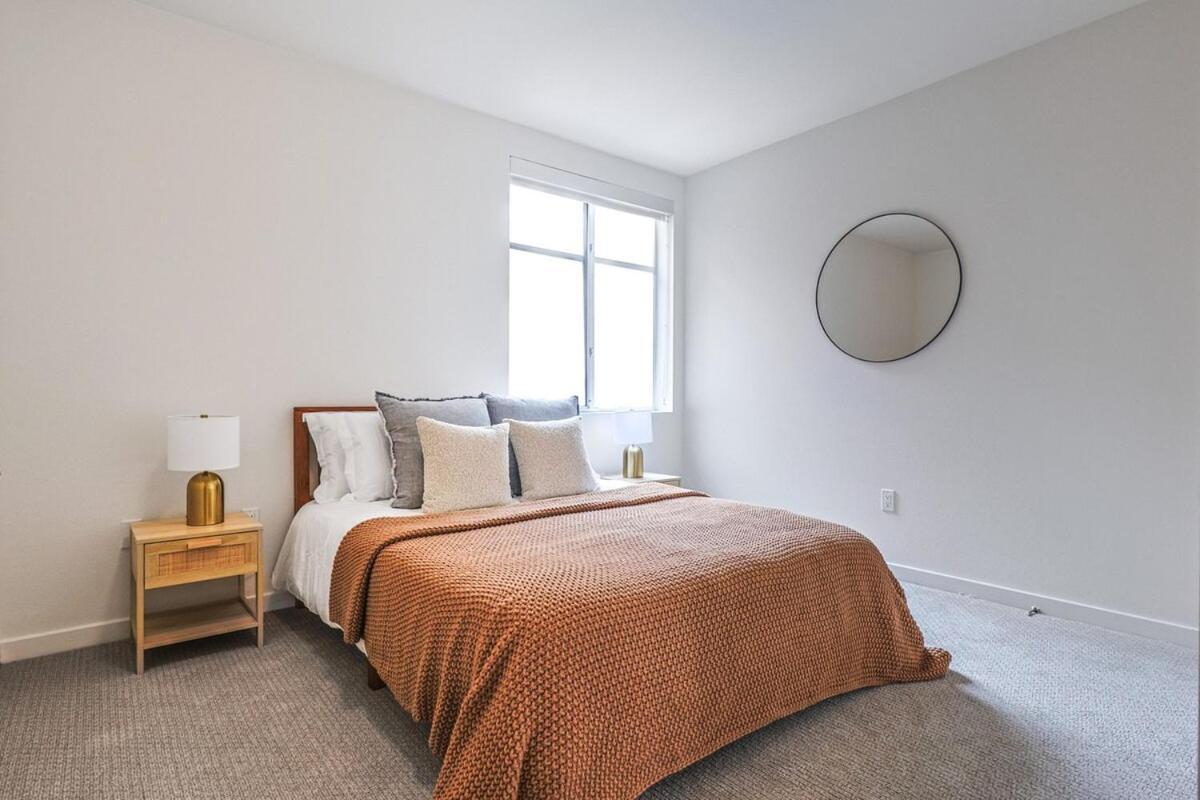 Apartment Trendy 2br Steps To Promenade & Sm Pier! *