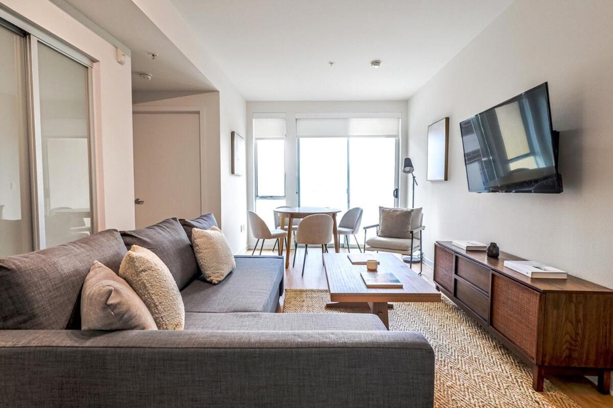 Trendy 2br Steps To Promenade & Sm Pier! * Los Angeles