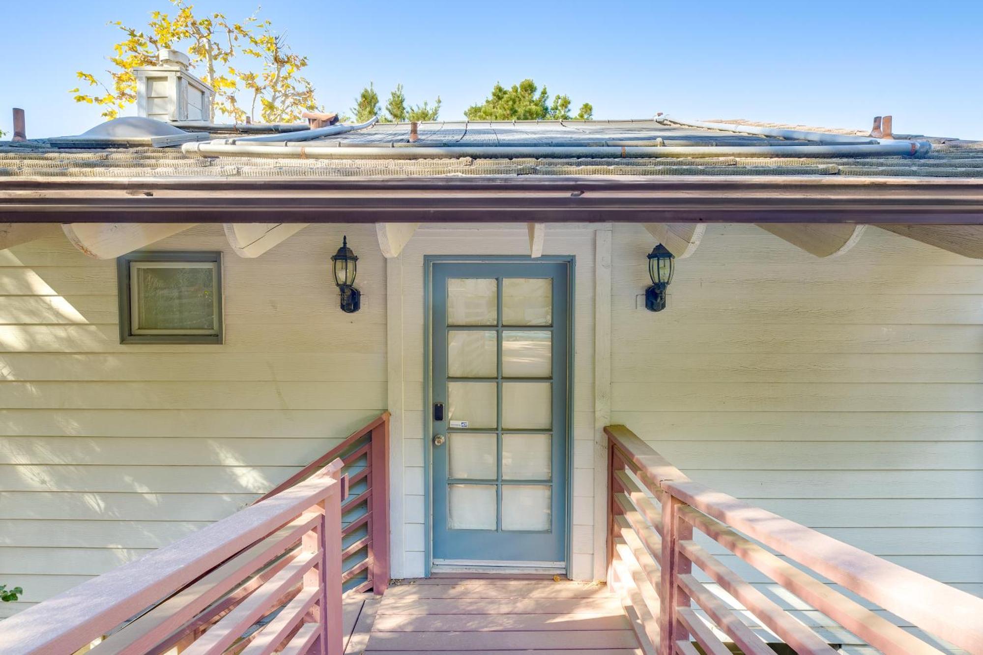 Less Than 1 Mi To Ucla Pet-friendly Couples Retreat! Apartment