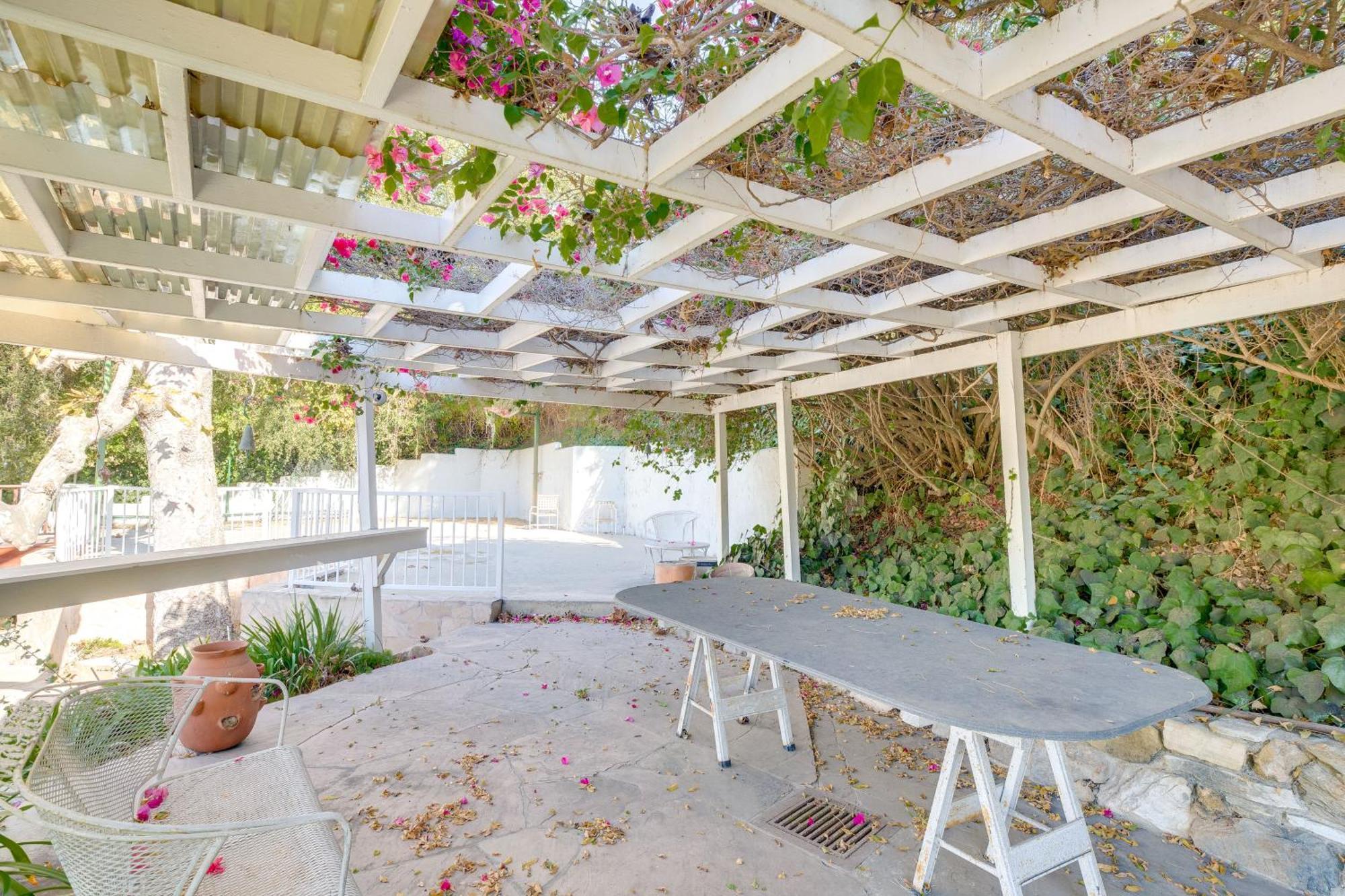 Apartment Less Than 1 Mi To Ucla Pet-friendly Couples Retreat! Los Angeles