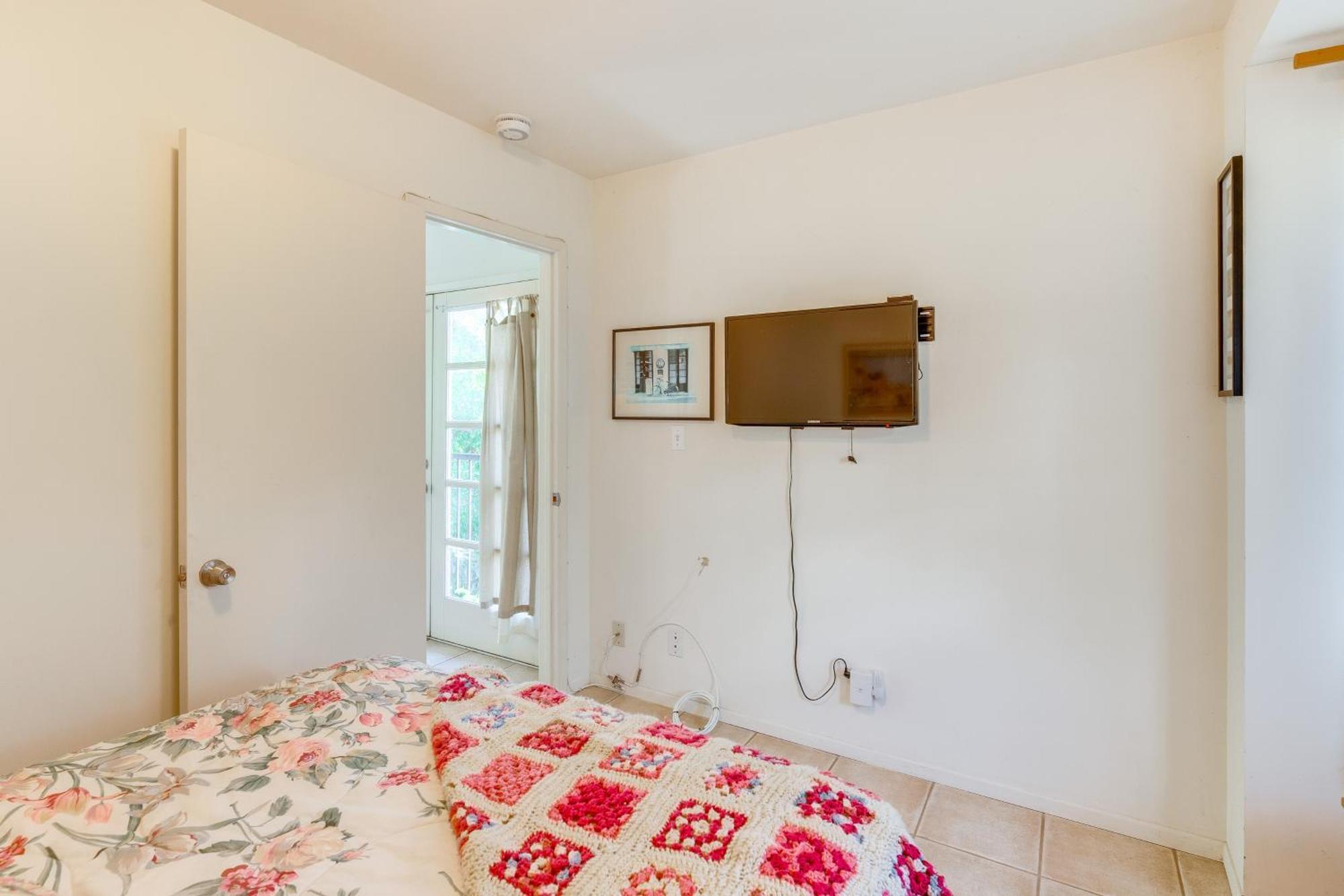 Less Than 1 Mi To Ucla Pet-friendly Couples Retreat! Apartment