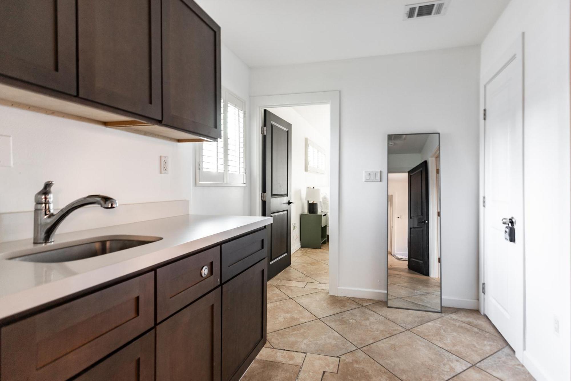 Holiday home Modern Oasis With Pool & Jacuzzi Near Universal Los Angeles