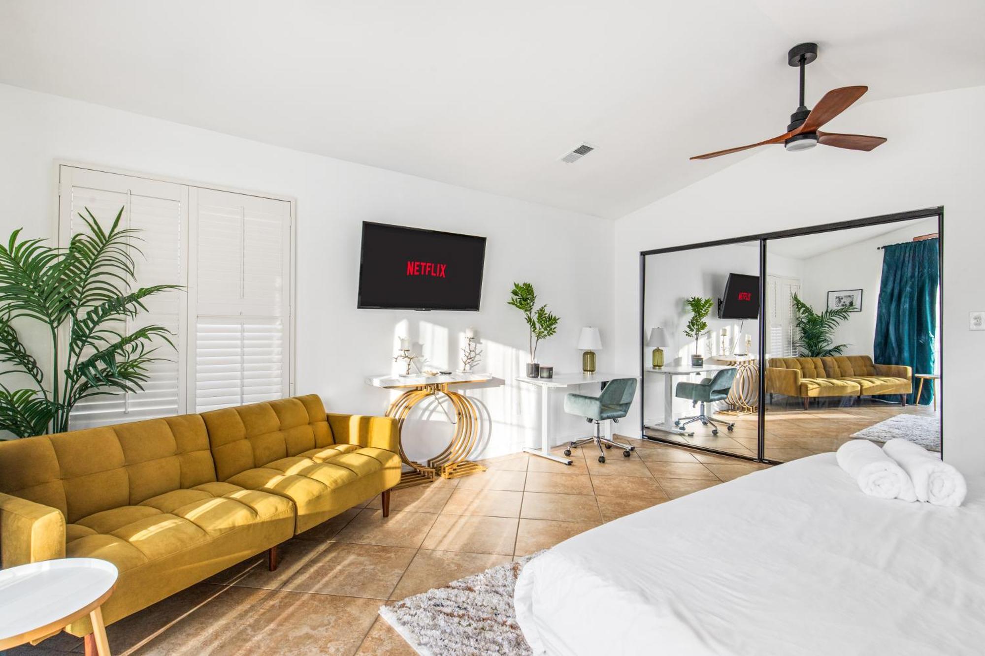 Holiday home Modern Oasis With Pool & Jacuzzi Near Universal