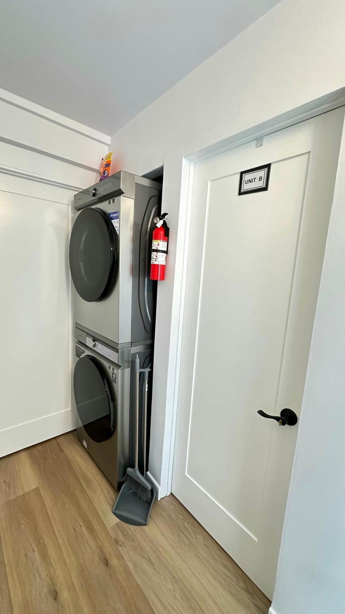 Modern 2br Stylish & Cozy Unit Bed & Breakfast