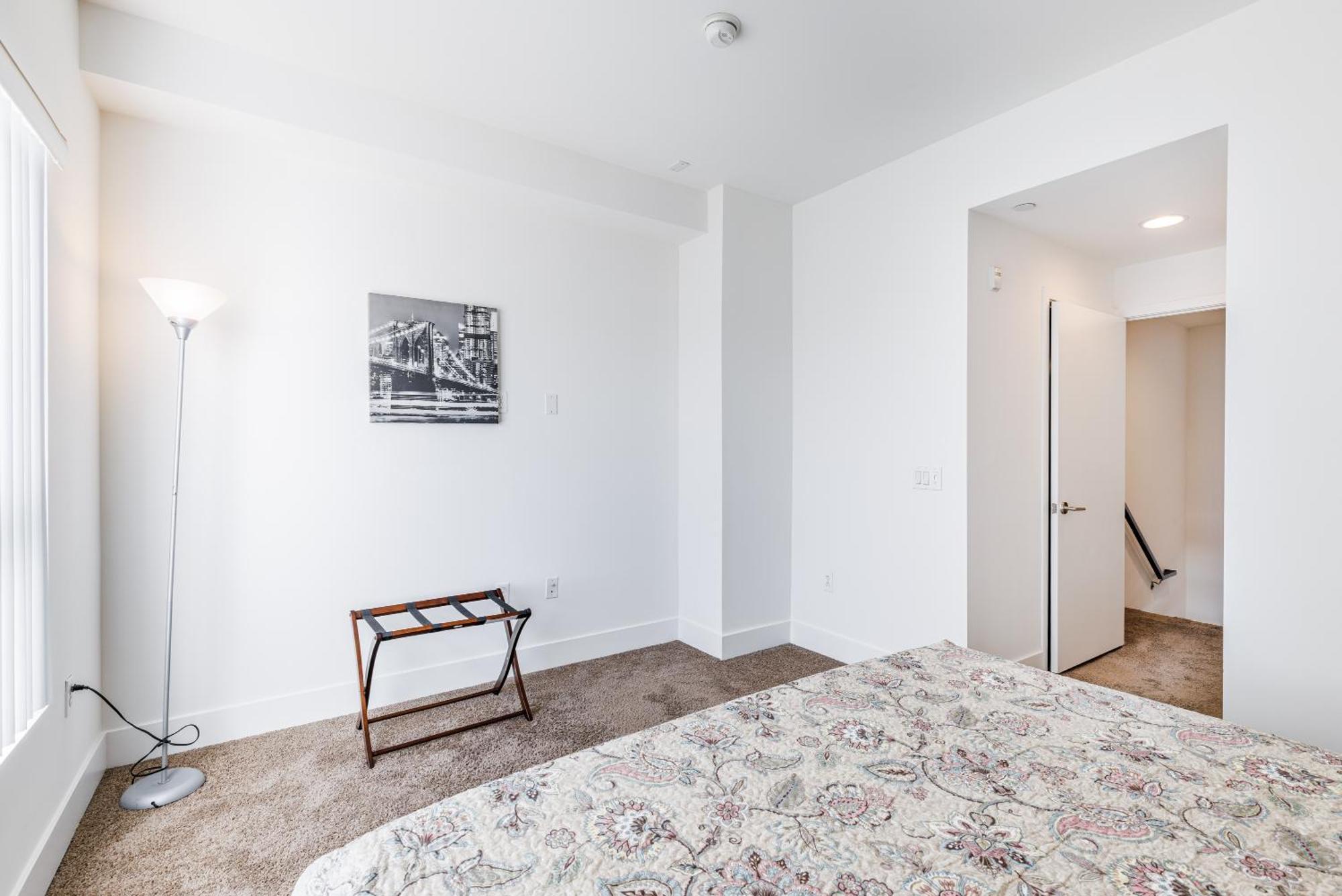 Hollywood Furnished Aparthotel