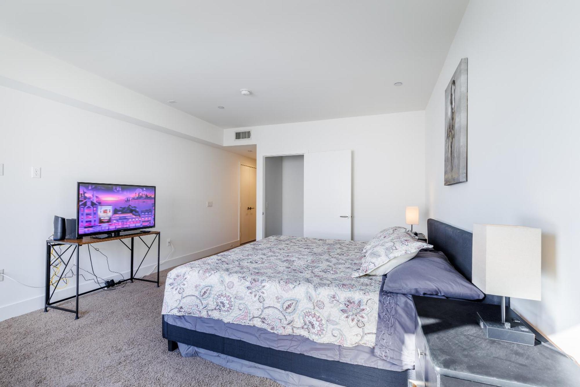 Hollywood Furnished *