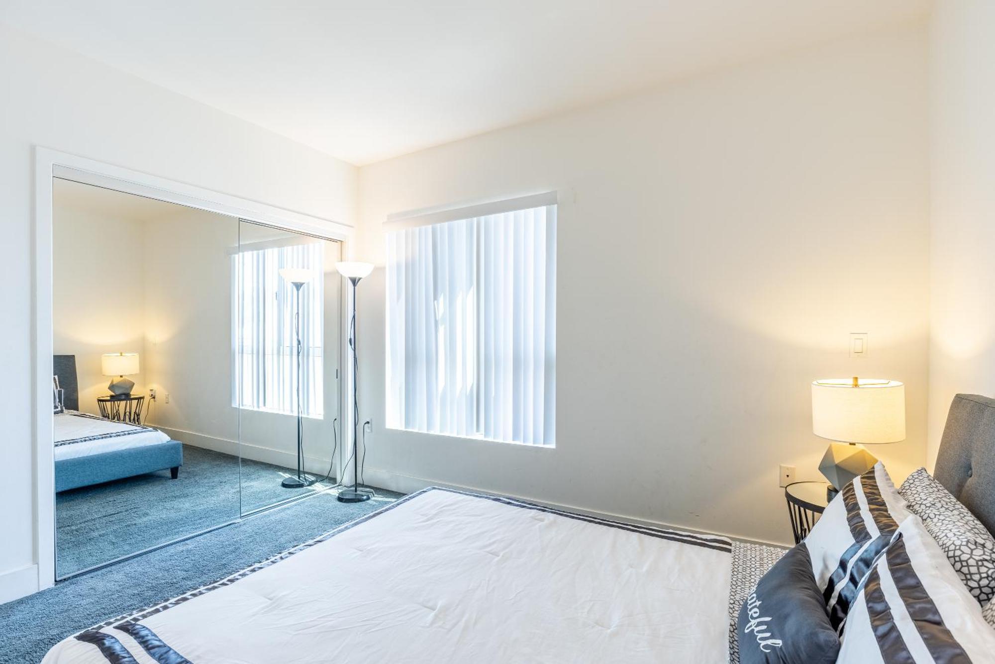 Hollywood Furnished Aparthotel