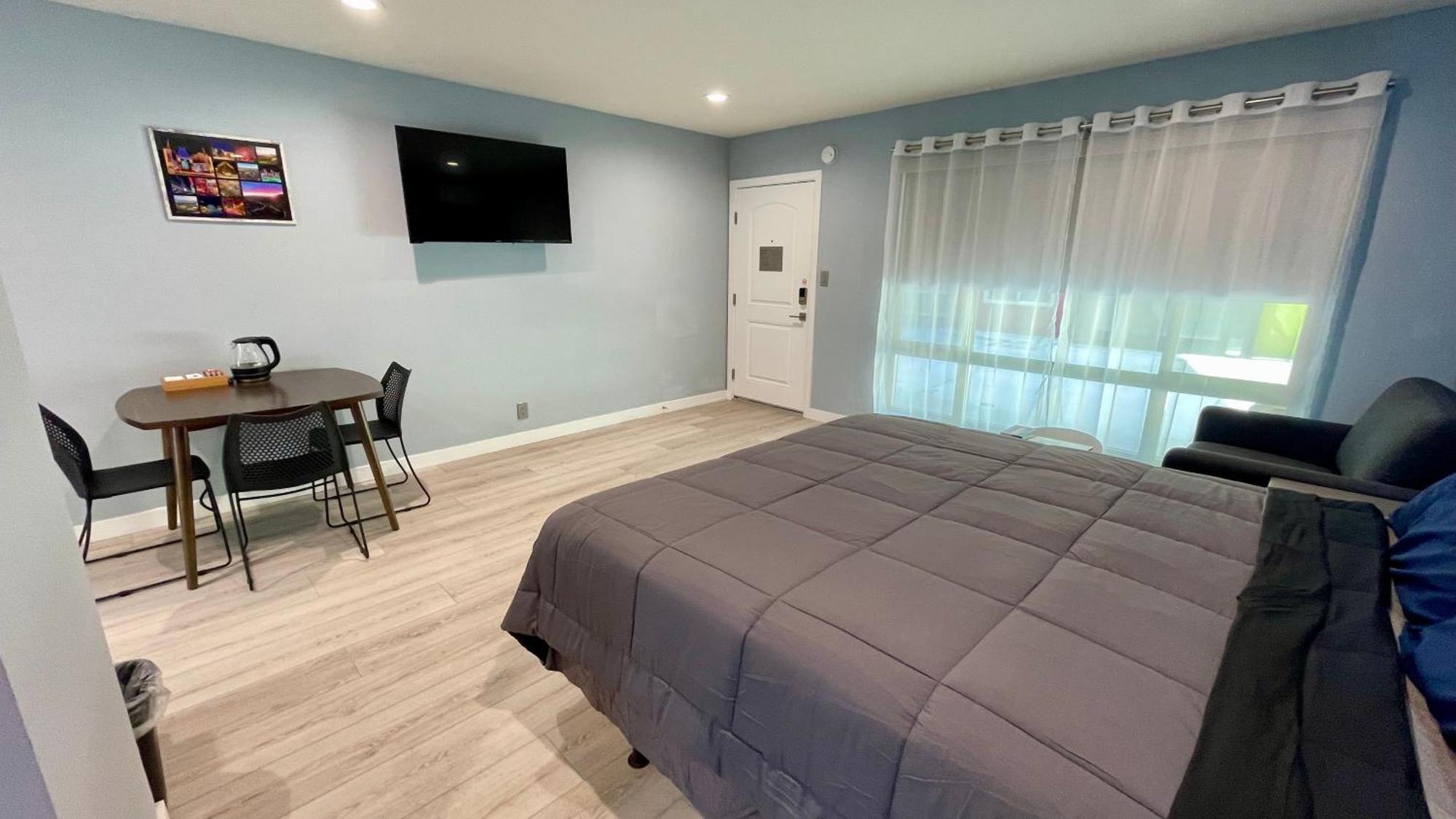 Quintessence Aparthotel Los Angeles