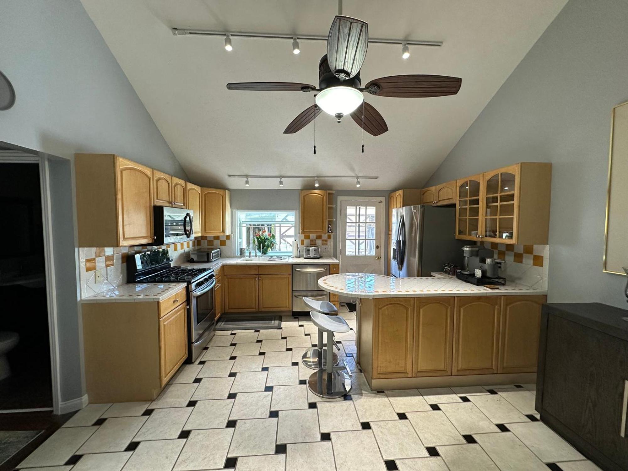 Charming 3-bedroom 2-bathroom House In North Hollywood * Los Angeles